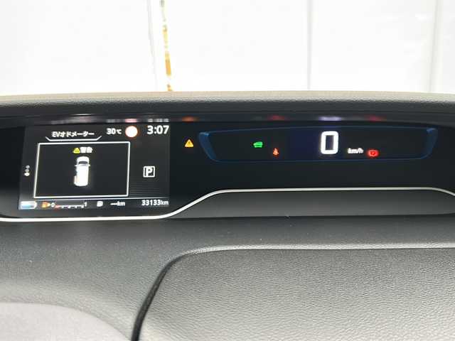 日産 セレナ e－パワー ハイウェイスター V 福岡県 2020(令2)年 3.4万km マルーンレッド 2トーン プロパイロットセーフティバック/追従型クルーズコントロール/レーンキープアシスト/エマージェンシーブレーキ/コーナーセンサー/横滑り防止装置/盗難防止装置/純正10インチナビ（BLUETOOTH/フルセグ/CD/DVD)/アラウンドビューモニター/バックカメラ/フロントカメラ/サイドカメラ/両側パワースライドドア/LEDライト/オートライト/社外16インチAW/スマートキー/スペアキー/プッシュスタート/社外フリップダウンモニター/保証書/取扱説明書