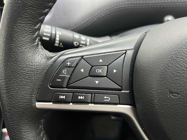 日産 セレナ e－パワー ハイウェイスター V 福岡県 2020(令2)年 3.4万km マルーンレッド 2トーン プロパイロットセーフティバック/追従型クルーズコントロール/レーンキープアシスト/エマージェンシーブレーキ/コーナーセンサー/横滑り防止装置/盗難防止装置/純正10インチナビ（BLUETOOTH/フルセグ/CD/DVD)/アラウンドビューモニター/バックカメラ/フロントカメラ/サイドカメラ/両側パワースライドドア/LEDライト/オートライト/社外16インチAW/スマートキー/スペアキー/プッシュスタート/社外フリップダウンモニター/保証書/取扱説明書