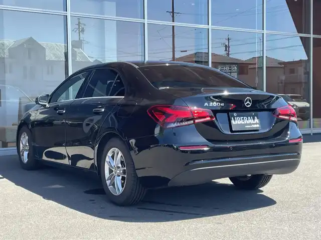 メルセデス・ベンツ Ａ２００ｄ セダン 岐阜県 2020(令2)年 2.3万km コスモスブラック レーダーセーフティパッケージ/　アクティブディスタンスアシストディストロニック/　アクティブブレーキアシスト/　PRE-SAFE/　PRE-SAFEプラス/　渋滞時緊急ブレーキ/　アクティブブラインドスポットアシスト/　アクティブレーンキーピングアシスト/　アクティブステアリングアシスト/　アクティブレーンチェンジアシスト/　アクティブエマージェンシーストップアシスト/ナビパッケージ/　Mercedes me connectナビ/　フルセグTV/　トラフィックサインアシスト/バックカメラ/LEDハイパフォーマンスヘッドライト/パーキングアシスト縦列、並列駐車/ETC2.0