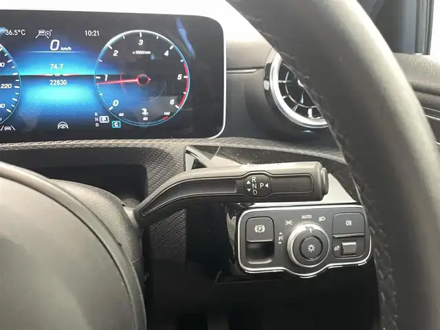 メルセデス・ベンツ Ａ２００ｄ セダン 岐阜県 2020(令2)年 2.3万km コスモスブラック レーダーセーフティパッケージ/　アクティブディスタンスアシストディストロニック/　アクティブブレーキアシスト/　PRE-SAFE/　PRE-SAFEプラス/　渋滞時緊急ブレーキ/　アクティブブラインドスポットアシスト/　アクティブレーンキーピングアシスト/　アクティブステアリングアシスト/　アクティブレーンチェンジアシスト/　アクティブエマージェンシーストップアシスト/ナビパッケージ/　Mercedes me connectナビ/　フルセグTV/　トラフィックサインアシスト/バックカメラ/LEDハイパフォーマンスヘッドライト/パーキングアシスト縦列、並列駐車/ETC2.0