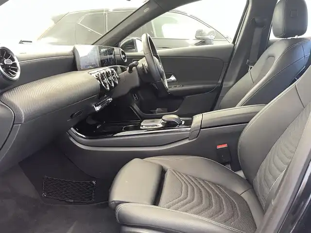 メルセデス・ベンツ Ａ２００ｄ セダン 岐阜県 2020(令2)年 2.3万km コスモスブラック レーダーセーフティパッケージ/　アクティブディスタンスアシストディストロニック/　アクティブブレーキアシスト/　PRE-SAFE/　PRE-SAFEプラス/　渋滞時緊急ブレーキ/　アクティブブラインドスポットアシスト/　アクティブレーンキーピングアシスト/　アクティブステアリングアシスト/　アクティブレーンチェンジアシスト/　アクティブエマージェンシーストップアシスト/ナビパッケージ/　Mercedes me connectナビ/　フルセグTV/　トラフィックサインアシスト/バックカメラ/LEDハイパフォーマンスヘッドライト/パーキングアシスト縦列、並列駐車/ETC2.0