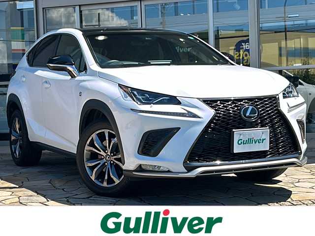 レクサス ＮＸ 300 Fスポーツ 静岡県 2017(平29)年 6.3万km ホワイトノーヴァガラスフレーク 純正メモリナビ/・CD/・DVD/・フルセグＴＶ/・Bluetooth/・USB/・AM/・FM/主要装備/・パノラマルーフ/・衝突軽減/・レーンキープ/・追従クルコン/・クリアランスソナー/・BSM/・電動リアゲート/・HUD/・バックカメラ/・パドルシフト/・パワーシート/・シートヒーター/・エアシート/・ハンドルヒーター/・ETC2.0/・電動パーキングブレーキ/・オートホールド/・オートハイビーム/・フォグランプ/・純正フロアマット