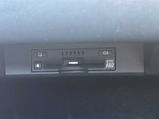 レクサス ＮＸ 300 Fスポーツ 静岡県 2017(平29)年 6.3万km ホワイトノーヴァガラスフレーク 純正メモリナビ/・CD/・DVD/・フルセグＴＶ/・Bluetooth/・USB/・AM/・FM/主要装備/・パノラマルーフ/・衝突軽減/・レーンキープ/・追従クルコン/・クリアランスソナー/・BSM/・電動リアゲート/・HUD/・バックカメラ/・パドルシフト/・パワーシート/・シートヒーター/・エアシート/・ハンドルヒーター/・ETC2.0/・電動パーキングブレーキ/・オートホールド/・オートハイビーム/・フォグランプ/・純正フロアマット