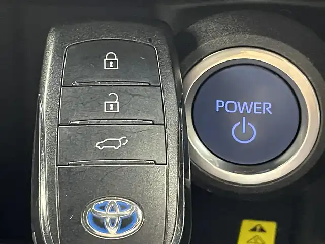 トヨタ ハリアー ハイブリッド Z レザーパッケージ 茨城県 2020(令2)年 2万km ホワイトパールクリスタルシャイン 純正12.3型DAナビ/全周囲カメラ/フルセグ/モデリスタエアロ/ワイヤレス充電/AC100V/デジタルインナーミラー/衝突被害軽減ブレーキ/車線逸脱抑制装置/レーダークルーズコントロール/オートマチックハイビーム/クリアランスソナー/BSM/ETC2.0/パワーバックドア/シートヒーター/ベンチレーション/ステアリングヒーター/黒革シート/純正19インチAW/LEDヘッドライト/スマートキー