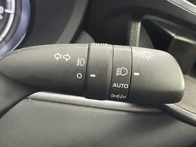 トヨタ ハリアー ハイブリッド Z レザーパッケージ 茨城県 2020(令2)年 2万km ホワイトパールクリスタルシャイン 純正12.3型DAナビ/全周囲カメラ/フルセグ/モデリスタエアロ/ワイヤレス充電/AC100V/デジタルインナーミラー/衝突被害軽減ブレーキ/車線逸脱抑制装置/レーダークルーズコントロール/オートマチックハイビーム/クリアランスソナー/BSM/ETC2.0/パワーバックドア/シートヒーター/ベンチレーション/ステアリングヒーター/黒革シート/純正19インチAW/LEDヘッドライト/スマートキー