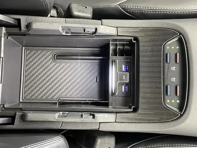 トヨタ ハリアー ハイブリッド Z レザーパッケージ 茨城県 2020(令2)年 2万km ホワイトパールクリスタルシャイン 純正12.3型DAナビ/全周囲カメラ/フルセグ/モデリスタエアロ/ワイヤレス充電/AC100V/デジタルインナーミラー/衝突被害軽減ブレーキ/車線逸脱抑制装置/レーダークルーズコントロール/オートマチックハイビーム/クリアランスソナー/BSM/ETC2.0/パワーバックドア/シートヒーター/ベンチレーション/ステアリングヒーター/黒革シート/純正19インチAW/LEDヘッドライト/スマートキー