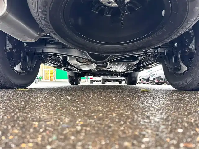 トヨタ ランドクルーザー ２５０ VX 宮城県 2025(令7)年 0.2万km ブラック 丸目1眼LEDヘッドライト/ルーフレール/寒冷地仕様/ワンオーナー/純正12.3インチディスプレイオーディオナビ/・フルセグ/・HDMI入力/・パイオニアプレミアムサウンドシステム/・AppleCarPlay/ＡｎｄｒｏｉｄＡuto/・ＡＭ/FMチューナー/・ＵＳＢ入力/パノラマミックビューモニター/セーフティセンス/・プリクラッシュセーフティ/・レーダークルーズコントロール/・レーンディパーチャーアラート/・オートマチックハイビーム/・ドライバー異常検知対応システム/・プロアクティブドライビングアシスト/・発進遅れ告知機能/・レーントレーシングアシスト/・ロードサインアシスト/デジタルインナーミラー/ドライブレコーダー/黒革シート【ベンチレーション】/パワーシート/スペアタイヤ/トノカバー/保証書