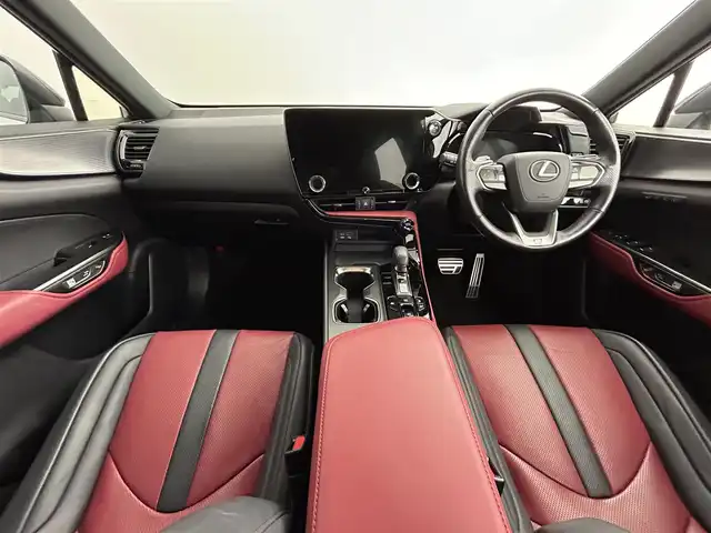 レクサス ＮＸ 350h Fスポーツ 道央・札幌 2022(令4)年 3.9万km ホワイトノーヴァガラスフレーク ・４WD/・ワンオーナー/・パノラミックルーフ/・純正14インチディスプレイオーディオ (コネクティッドナビ対応)/　FM/AM/USB/BT/Miracast/フルセグTV/・パノラミックビューモニター/・デジタルインナーミラー/・ビルトインETC2.0（ナビ連動）/・ドライブレコーダー前後（ZDR035）/・レクサスチームメイト/・運転支援/　LDA/クリアランスソナー/PKSB/BSM/RCTA/　PCS/RCD/PDA/RSA/安心降車システム/・アダプティブクルーズコントロール/・横滑り防止装置/・EV/TRAILモード/・ドライブモードセレクト/・ブレーキホールド/・パドルシフト/・カラーヘッドアップディスプレイ(連動ステアリングスイッチ付)/・タッチトレーサーオペレーション/・TFT液晶式メーター/・パワーバックドア/・AC100V/・赤革シート/・D+N席パワーシート/・D+N席シートヒーター＆ベンチレーション/・D席メモリーシート/・ステアリングヒーター/・ミラーヒーター/・オートリトラクタブルミラー/・オートマチックハイビーム/・オートライト/・三眼LEDヘッドライト/・LEDフロントフォグ/・ヘッドランプウォッシャー/・純正２０インチAW/・スペアキー/カードキー/・取/保