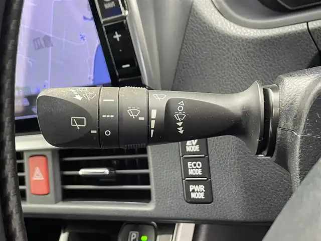 トヨタ ヴォクシー ハイブリッド ZS 煌 千葉県 2018(平30)年 5.7万km イナズマスパーキングブラックガラスフレーク モデリスタエアロ/衝突軽減ブレーキ/レーンキープアシスト/レーダークルーズコントロール/オートマチックハイビーム/純正メモリナビ/（フルセグ//Bluetooth/CD/DVD/USB/FM/AM/HDMI）/バックカメラ/ＥＴＣ/ドライブレコーダー（前のみ）/アイドリングストップ/シートヒーター（運転席＋助手席）/両側パワースライドドア/シートバックテーブル/LEDヘッドライト/フォグライト/電動格納ミラー/ロールサンシェード