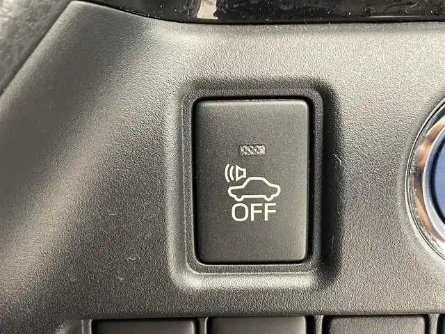 トヨタ ヴォクシー ハイブリッド ZS 煌 千葉県 2018(平30)年 5.7万km イナズマスパーキングブラックガラスフレーク モデリスタエアロ/衝突軽減ブレーキ/レーンキープアシスト/レーダークルーズコントロール/オートマチックハイビーム/純正メモリナビ/（フルセグ//Bluetooth/CD/DVD/USB/FM/AM/HDMI）/バックカメラ/ＥＴＣ/ドライブレコーダー（前のみ）/アイドリングストップ/シートヒーター（運転席＋助手席）/両側パワースライドドア/シートバックテーブル/LEDヘッドライト/フォグライト/電動格納ミラー/ロールサンシェード