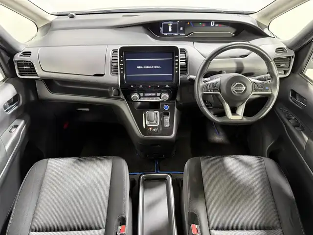 日産 セレナ e－パワー ハイウェイスター V 大阪府 2020(令2)年 5.8万km ダイヤモンドブラック ProPILOT 純正10incナビTV 360カメラ フリップダウンモニター シート＆ハンドルヒーター レーダーC 衝突軽減ブレーキ レーンアシスト ブラインドSM 両側パワースライドドア パークアシスト クリアランスソナー