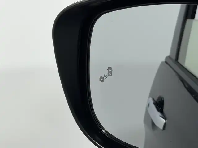 日産 セレナ e－パワー ハイウェイスター V 大阪府 2020(令2)年 5.8万km ダイヤモンドブラック ProPILOT 純正10incナビTV 360カメラ フリップダウンモニター シート＆ハンドルヒーター レーダーC 衝突軽減ブレーキ レーンアシスト ブラインドSM 両側パワースライドドア パークアシスト クリアランスソナー