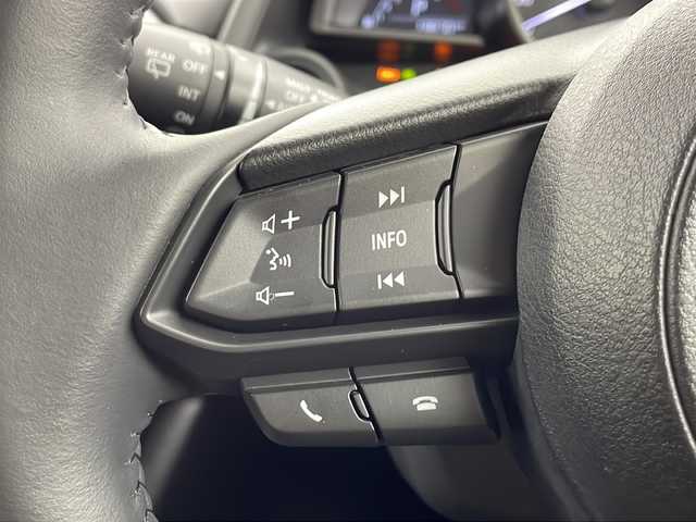 マツダ ＣＸ－３ 15S ツーリング 愛知県 2020(令2)年 1.4万km スノーフレイクホワイトパールマイカ /純正ナビ//CD　DVD　BT　フルセグTV　USB　FM　AM　AUX//アラウンドビューモニター//ビルトインＥＴＣ　//ＭＴモード付ＡＴ　//スマートキー//スペアキー//純正フロアマット　//ステアリングボタン//コーナーセンサー//電動格納ウィンカーミラー//プッシュスタート//純正ドアバイザー//オートライト