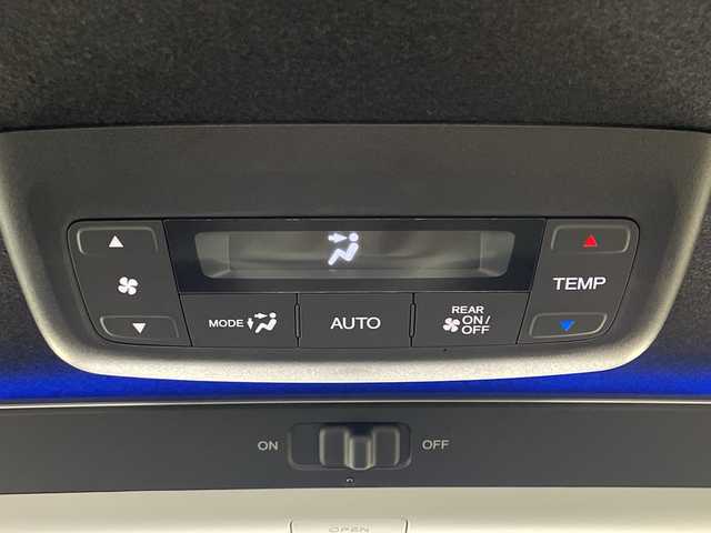 ホンダ ステップワゴン スパーダ eHEV 神奈川県 2022(令4)年 2万km プレミアムディープバイオレットパール 純正11.4型メモリーナビゲーション【LXM-２３７VFLi】/フルセグTV　CD DVD　Bluetooth　SD　MUSICRACK/バックカメラ/純正15.6型フリップダウンモニター/両側電動スライドドア【サンシェード】/パワーバックドア/ホンダセンシング/衝突軽減ブレーキ/後方誤発進抑制機能/歩行者事故低減ステアリング/渋滞追従機能付アダブティブクルーズコントロール/誤発進抑制機能/近距離衝突軽減ブレーキ/路外逸脱抑制機能/車線維持支援システム/トラフィックジャムアシスト/先行車発進お知らせ/標識認識機能/オートハイビーム/ブラインドスポットインフォメーション/アダブティブドライビングビーム/フロントリアソナー/革巻きステアリング/パドルシフト/ハーフレザーシート/前席シートヒーター/2列目オットマン/電動パーキングブレーキ/ブレーキオートホールド/プッシュスタート/スマートキー/純正リアスポイラー/LEDヘッドランプ/LEDアクティブコーナリングランプ/LEDフロントフォグランプ/純正16インチアルミホイール