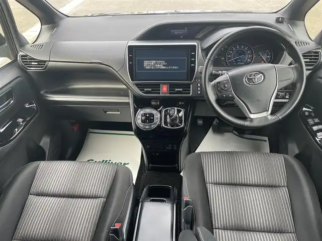 トヨタ ヴォクシー ハイブリッド ZS 山形県 2017(平29)年 8.8万km ボルドーマイカメタリック 衝突軽減/フリップダウンモニター/純正SDナビ/　　【CD　BT　フルセグ　USB 】/バックカメラ/両側パワースライドドア/クルーズコントロール/LEDオートライト/オートハイビーム/シートヒーター/純正16インチアルミホイール/レーンキープアシスト/純正フロアマット/ステアリングスイッチ/スマートキー/ETC
