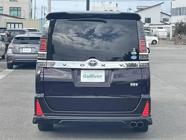 トヨタ ヴォクシー ハイブリッド ZS 山形県 2017(平29)年 8.8万km ボルドーマイカメタリック 衝突軽減/フリップダウンモニター/純正SDナビ/　　【CD　BT　フルセグ　USB 】/バックカメラ/両側パワースライドドア/クルーズコントロール/LEDオートライト/オートハイビーム/シートヒーター/純正16インチアルミホイール/レーンキープアシスト/純正フロアマット/ステアリングスイッチ/スマートキー/ETC