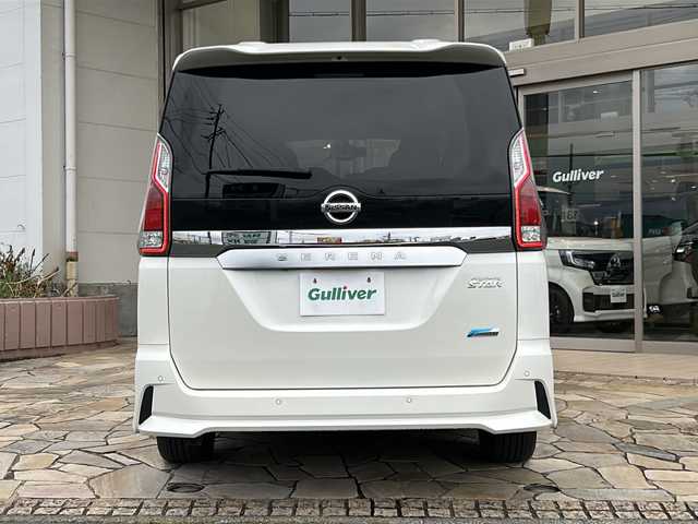 日産 セレナ ハイウェイスター G 静岡県 2016(平28)年 7.7万km ブリリアントホワイトパール 純正ナビ/両側パワースライドドア/全方位カメラ/クルーズコントロール/前後コーナーセンサー/フリップダウンモニター/WAC/LEDヘッドライト/スマートキー/社外アルミホイール/社外フロアマット/スペアキー×１/3列シート/ウォークスルー/エマージェンシーブレーキ/エンジンスタートボタン