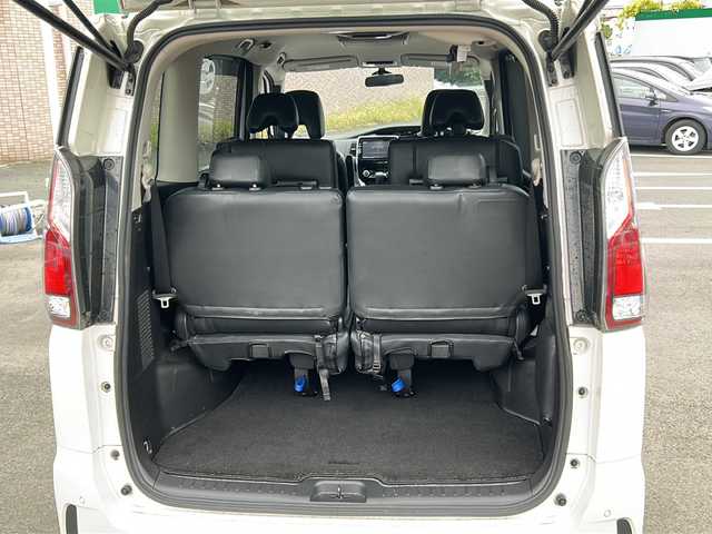 日産 セレナ ハイウェイスター G 静岡県 2016(平28)年 7.7万km ブリリアントホワイトパール 純正ナビ/両側パワースライドドア/全方位カメラ/クルーズコントロール/前後コーナーセンサー/フリップダウンモニター/WAC/LEDヘッドライト/スマートキー/社外アルミホイール/社外フロアマット/スペアキー×１/3列シート/ウォークスルー/エマージェンシーブレーキ/エンジンスタートボタン