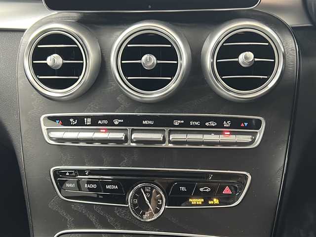 メルセデス・ベンツ Ｃ２００ 4マチックアバンギャルド 長崎県 2018(平30)年 16万km カバンサイトブルー アクティブブレーキアシスト/・アクティブレーンキーピングアシスト/・アダプティブハイビームアシスト/・アダプティブハイビームアシスト/・アクティブライトシステム/・アクティブブラインドスポットアシスト/純正マルチナビ/・フルセグ/・DVD/・CD/・Bluetooth/・バックカメラ/黒レザーシート/前席シートヒーター/前席パワースライド（運転席メモリ付）/パドルシフト/純正18インチアルミ/ドライブレコーダー/純正ETC/クルーズコントロール/プッシュスタート/スマートキー/取説/保証書