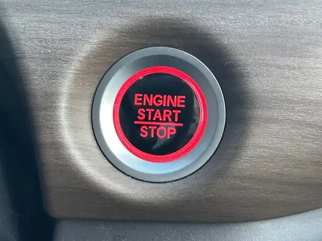 ホンダ フリード＋ G ホンダセンシング 栃木県 2020(令2)年 3万km プラチナホワイトパール ホンダセンシング/・衝突軽減ブレーキ/・誤発進抑制機能/・路外逸脱抑制機能/・歩行者事故低減ステアリング/・標識認識機能/・先行車発進お知らせ機能/・車線維持支援システム/・アダプティブクルーズコントロール/純正９インチSDナビ/・フルセグTV/・CD/DVD/BT/・USB/SD/AM.FM/バックカメラ/ビルトインETC/ドライブレコーダー/両側電動スライドドア/D/N席シートヒーター/革巻きステアリング/ステアリングスイッチ/スマートキー/プッシュスタート/アイドリングストップ/LEDヘッドライト/オートライト/フロアマット/横滑り防止システム/電動格納ウィンカーミラー