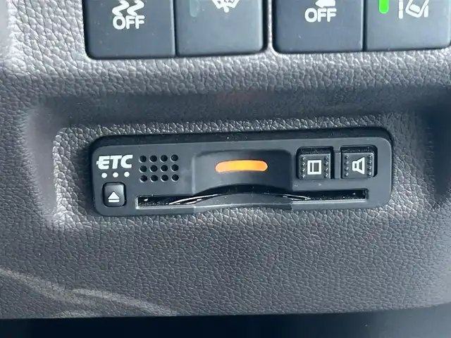 ホンダ フリード＋ G ホンダセンシング 栃木県 2020(令2)年 3万km プラチナホワイトパール ホンダセンシング/・衝突軽減ブレーキ/・誤発進抑制機能/・路外逸脱抑制機能/・歩行者事故低減ステアリング/・標識認識機能/・先行車発進お知らせ機能/・車線維持支援システム/・アダプティブクルーズコントロール/純正９インチSDナビ/・フルセグTV/・CD/DVD/BT/・USB/SD/AM.FM/バックカメラ/ビルトインETC/ドライブレコーダー/両側電動スライドドア/D/N席シートヒーター/革巻きステアリング/ステアリングスイッチ/スマートキー/プッシュスタート/アイドリングストップ/LEDヘッドライト/オートライト/フロアマット/横滑り防止システム/電動格納ウィンカーミラー