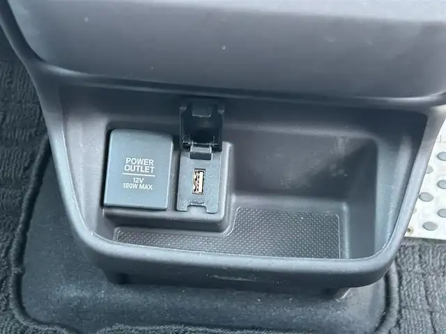 ホンダ フリード＋ G ホンダセンシング 栃木県 2020(令2)年 3万km プラチナホワイトパール ホンダセンシング/・衝突軽減ブレーキ/・誤発進抑制機能/・路外逸脱抑制機能/・歩行者事故低減ステアリング/・標識認識機能/・先行車発進お知らせ機能/・車線維持支援システム/・アダプティブクルーズコントロール/純正９インチSDナビ/・フルセグTV/・CD/DVD/BT/・USB/SD/AM.FM/バックカメラ/ビルトインETC/ドライブレコーダー/両側電動スライドドア/D/N席シートヒーター/革巻きステアリング/ステアリングスイッチ/スマートキー/プッシュスタート/アイドリングストップ/LEDヘッドライト/オートライト/フロアマット/横滑り防止システム/電動格納ウィンカーミラー