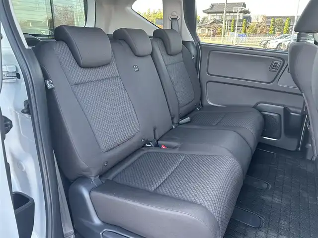 ホンダ フリード＋ G ホンダセンシング 栃木県 2020(令2)年 3万km プラチナホワイトパール ホンダセンシング/・衝突軽減ブレーキ/・誤発進抑制機能/・路外逸脱抑制機能/・歩行者事故低減ステアリング/・標識認識機能/・先行車発進お知らせ機能/・車線維持支援システム/・アダプティブクルーズコントロール/純正９インチSDナビ/・フルセグTV/・CD/DVD/BT/・USB/SD/AM.FM/バックカメラ/ビルトインETC/ドライブレコーダー/両側電動スライドドア/D/N席シートヒーター/革巻きステアリング/ステアリングスイッチ/スマートキー/プッシュスタート/アイドリングストップ/LEDヘッドライト/オートライト/フロアマット/横滑り防止システム/電動格納ウィンカーミラー