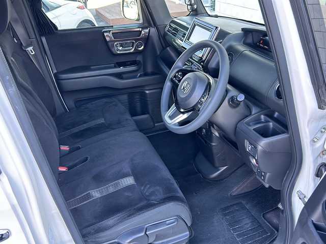 ホンダ Ｎ ＢＯＸ カスタム G L ホンダセンシング 愛知県 2019(令1)年 2.4万km プラチナホワイトパール 社外ナビ　/バックカメラ　/Ｂｌｕｅｔｏｏｔｈ　/ワンセグＴＶ　/片側パワースライドドア　/ＥＴＣ　/レーダークルーズ　/レーンキープアシスト　/衝突軽減ブレーキ　/アイドリングストップ　/社外フロアマット　/ドアバイザー