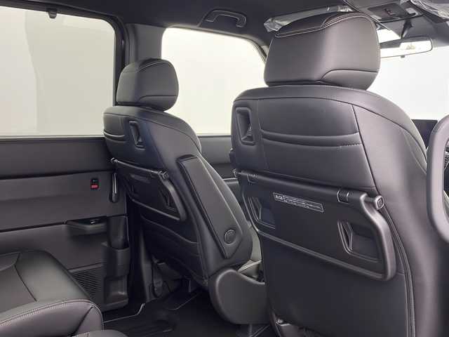 ホンダ ステップワゴン スパーダ eHEV 栃木県 2025(令7)年 0.1千km クリスタルブラックパール 登録済未使用車/純正11.4型ナビ/（CD/DVD/Bluetooth/フルセグ）/バックカメラ/Honda CONNECT for Gathers＋ナビ装着用スペシャルパッケージ/Honda SENSING/●衝突軽減ブレーキ（CMBS）/●先行車発進お知らせ機能/●歩行者事故低減ステアリング/●路外逸脱抑制機能/●標識認識機能/●渋滞追従機能付アダプティブクルーズコントロール（ACC）/●車線維持支援システム（LKAS）/●トラフィックジャムアシスト（渋滞運転支援機能）/●誤発進抑制機能/●後方誤発進抑制機能/●近距離衝突軽減ブレーキ/●急アクセル抑制機能/●パーキングセンサーシステム/●後退出庫サポート/ブラインドスポットインフォメーション/パワーテールゲート(メモリー機能付)/2列目オットマン/運転席＆助手席シートヒーター/トリプルゾーンコントロール・フルオートエアコンディショナー/コンビシート/16インチアルミホイール(SPADA専用)/減速セレクター/全列USBチャージャー