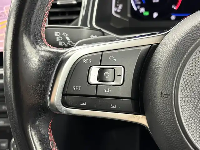 フォルクスワーゲン ＶＷ Ｔ－ロック TDI スポーツ 福岡県 2021(令3)年 7万km 白 純正ナビ　/バックカメラ　/ビルトインETC２．０　/前後ドラレコ　/レーダー探知機　/レーダークルコン　/コーナーセンサー　/ブラインドスポットモニター　/アイドリングストップ　/パドルシフト　/シートヒーター　/ルーフレール　/純正１８インチアルミホイール　/LEDヘッドライト