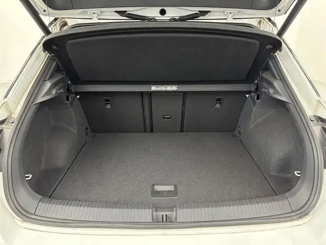 フォルクスワーゲン ＶＷ Ｔ－ロック TDI スポーツ 福岡県 2021(令3)年 7万km 白 純正ナビ　/バックカメラ　/ビルトインETC２．０　/前後ドラレコ　/レーダー探知機　/レーダークルコン　/コーナーセンサー　/ブラインドスポットモニター　/アイドリングストップ　/パドルシフト　/シートヒーター　/ルーフレール　/純正１８インチアルミホイール　/LEDヘッドライト