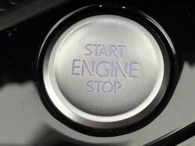 フォルクスワーゲン ＶＷ Ｔ－ロック TDI スポーツ 福岡県 2021(令3)年 7万km 白 純正ナビ　/バックカメラ　/ビルトインETC２．０　/前後ドラレコ　/レーダー探知機　/レーダークルコン　/コーナーセンサー　/ブラインドスポットモニター　/アイドリングストップ　/パドルシフト　/シートヒーター　/ルーフレール　/純正１８インチアルミホイール　/LEDヘッドライト