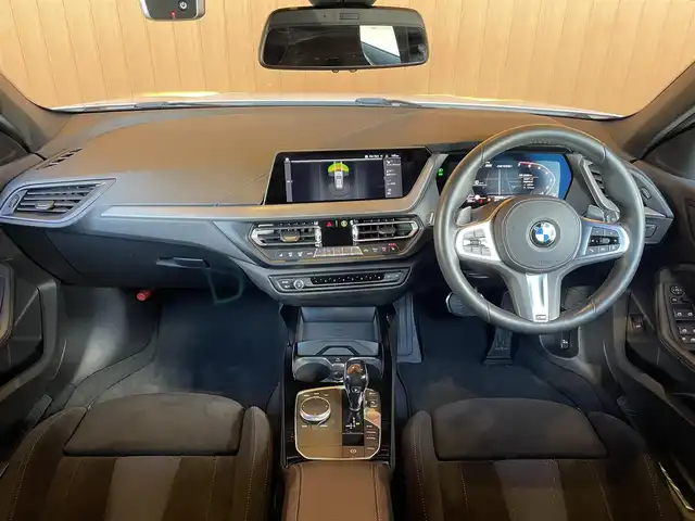 ＢＭＷ Ｍ１３５ｉ xDrive 愛知県 2020(令2)年 2.6万km アルピンホワイトⅢ 純正ナビ /バックカメラ /AppleCarPlay/シートヒーター /ドライビングモード/インテリジェントセーフティ /ACC /レーンアシスト /ドラレコ /コーナーセンサー /パワーシート /パワーバックドア /ワイヤレスチャージング