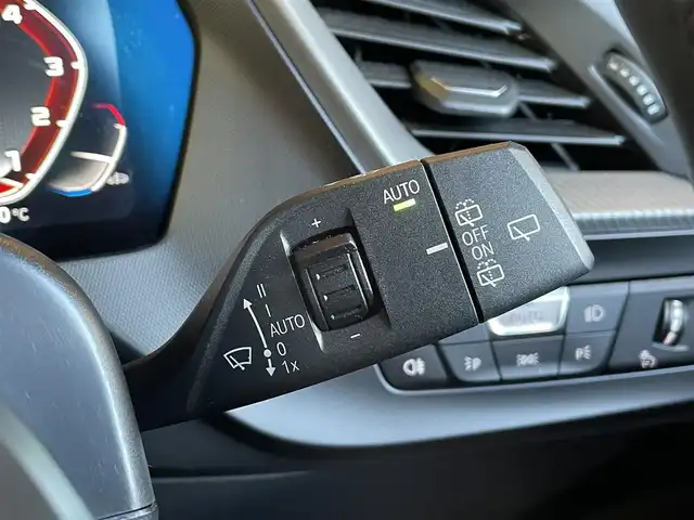 ＢＭＷ Ｍ１３５ｉ xDrive 愛知県 2020(令2)年 2.6万km アルピンホワイトⅢ 純正ナビ /バックカメラ /AppleCarPlay/シートヒーター /ドライビングモード/インテリジェントセーフティ /ACC /レーンアシスト /ドラレコ /コーナーセンサー /パワーシート /パワーバックドア /ワイヤレスチャージング