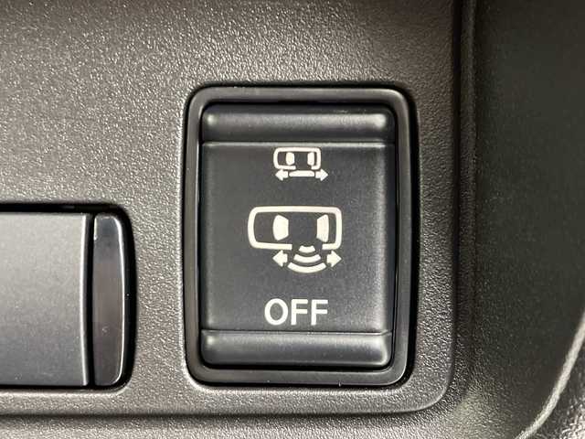 日産 セレナ e－パワー ハイウェイスター V 大阪府 2025(令7)年 0.1千km ホワイト 登録済未使用車/禁煙車/360度セーフティサポート/　・インテリジェントエマージェンシーブレーキ/　・踏み間違い防止アシスト/　・車線逸脱警報機能/　・後方車両検知警報/　・インテリジェントアラウンドビューモニター/　・ハイビームアシスト/　・標識認識機能/純正ナビ/　（Bluetooth/USB）/フルセグTV/両側パワースライドドア/レーダークルーズコントロール/ハーフレザーシート/LEDヘッドライト/オートライト/フォグランプ/純正16インチアルミホイール/スマートキー/ETC