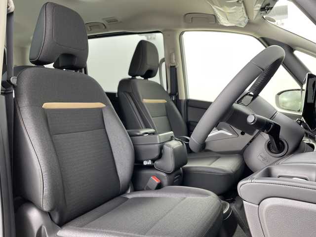 日産 セレナ e－パワー ハイウェイスター V 大阪府 2025(令7)年 0.1千km ホワイト 登録済未使用車/禁煙車/360度セーフティサポート/　・インテリジェントエマージェンシーブレーキ/　・踏み間違い防止アシスト/　・車線逸脱警報機能/　・後方車両検知警報/　・インテリジェントアラウンドビューモニター/　・ハイビームアシスト/　・標識認識機能/純正ナビ/　（Bluetooth/USB）/フルセグTV/両側パワースライドドア/レーダークルーズコントロール/ハーフレザーシート/LEDヘッドライト/オートライト/フォグランプ/純正16インチアルミホイール/スマートキー/ETC