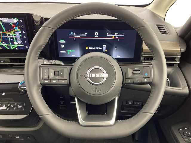 日産 セレナ e－パワー ハイウェイスター V 大阪府 2025(令7)年 0.1千km ホワイト 登録済未使用車/禁煙車/360度セーフティサポート/　・インテリジェントエマージェンシーブレーキ/　・踏み間違い防止アシスト/　・車線逸脱警報機能/　・後方車両検知警報/　・インテリジェントアラウンドビューモニター/　・ハイビームアシスト/　・標識認識機能/純正ナビ/　（Bluetooth/USB）/フルセグTV/両側パワースライドドア/レーダークルーズコントロール/ハーフレザーシート/LEDヘッドライト/オートライト/フォグランプ/純正16インチアルミホイール/スマートキー/ETC