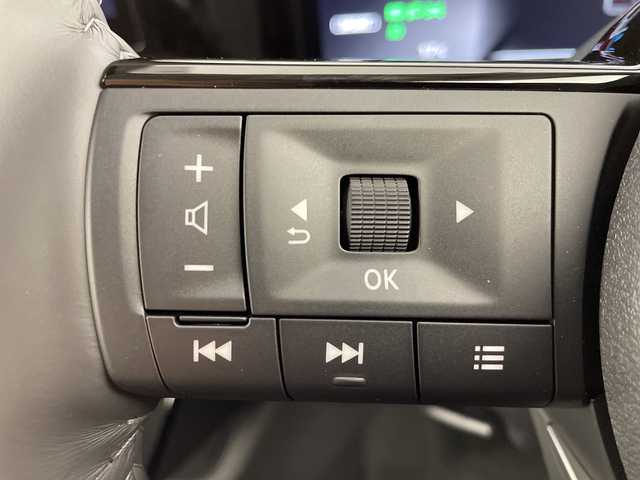 日産 セレナ e－パワー ハイウェイスター V 大阪府 2025(令7)年 0.1千km ホワイト 登録済未使用車/禁煙車/360度セーフティサポート/　・インテリジェントエマージェンシーブレーキ/　・踏み間違い防止アシスト/　・車線逸脱警報機能/　・後方車両検知警報/　・インテリジェントアラウンドビューモニター/　・ハイビームアシスト/　・標識認識機能/純正ナビ/　（Bluetooth/USB）/フルセグTV/両側パワースライドドア/レーダークルーズコントロール/ハーフレザーシート/LEDヘッドライト/オートライト/フォグランプ/純正16インチアルミホイール/スマートキー/ETC