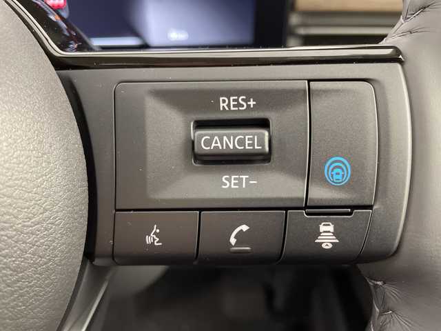 日産 セレナ e－パワー ハイウェイスター V 大阪府 2025(令7)年 0.1千km ホワイト 登録済未使用車/禁煙車/360度セーフティサポート/　・インテリジェントエマージェンシーブレーキ/　・踏み間違い防止アシスト/　・車線逸脱警報機能/　・後方車両検知警報/　・インテリジェントアラウンドビューモニター/　・ハイビームアシスト/　・標識認識機能/純正ナビ/　（Bluetooth/USB）/フルセグTV/両側パワースライドドア/レーダークルーズコントロール/ハーフレザーシート/LEDヘッドライト/オートライト/フォグランプ/純正16インチアルミホイール/スマートキー/ETC