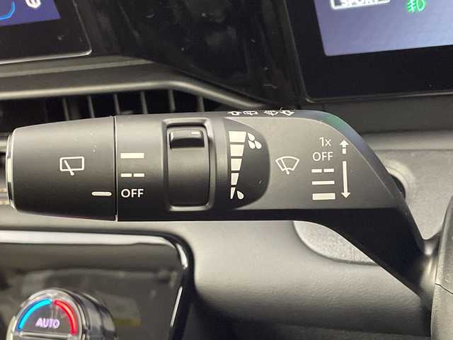 日産 セレナ e－パワー ハイウェイスター V 大阪府 2025(令7)年 0.1千km ホワイト 登録済未使用車/禁煙車/360度セーフティサポート/　・インテリジェントエマージェンシーブレーキ/　・踏み間違い防止アシスト/　・車線逸脱警報機能/　・後方車両検知警報/　・インテリジェントアラウンドビューモニター/　・ハイビームアシスト/　・標識認識機能/純正ナビ/　（Bluetooth/USB）/フルセグTV/両側パワースライドドア/レーダークルーズコントロール/ハーフレザーシート/LEDヘッドライト/オートライト/フォグランプ/純正16インチアルミホイール/スマートキー/ETC