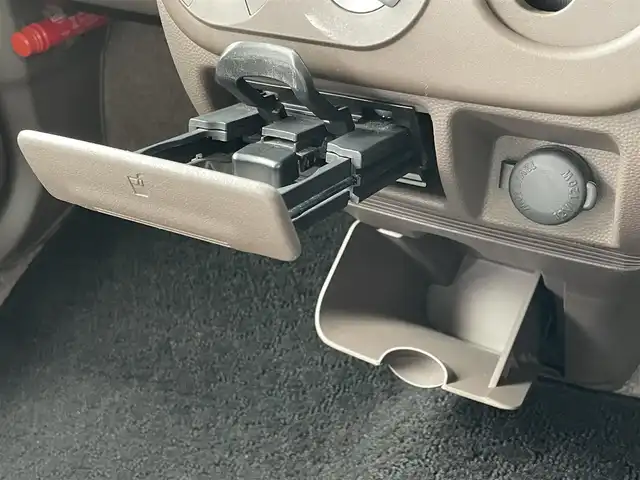 スズキ ラパン ショコラ G 佐賀県 2015(平27)年 1万km アーバンブラウンパールメタリック 社外SDナビゲーション/・ワンセグTV/AM/FM/CD/アイドリングストップ/ブラウンレザーシート(合皮)/ISOFIX対応/プッシュスタート/スマートキー/革巻きステアリング/純正キセノンヘッドライト/ドアバイザ―/取扱説明書/スペアキー１本