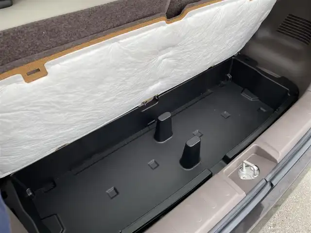 スズキ ラパン ショコラ G 佐賀県 2015(平27)年 1万km アーバンブラウンパールメタリック 社外SDナビゲーション/・ワンセグTV/AM/FM/CD/アイドリングストップ/ブラウンレザーシート(合皮)/ISOFIX対応/プッシュスタート/スマートキー/革巻きステアリング/純正キセノンヘッドライト/ドアバイザ―/取扱説明書/スペアキー１本