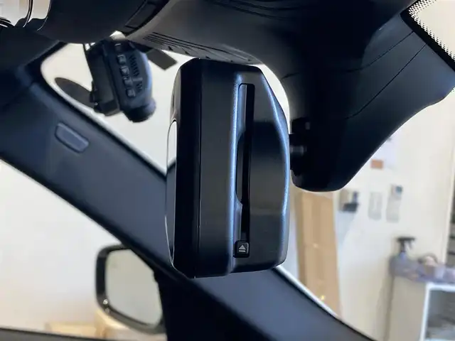 ＢＭＷ ５３０ｉ ツーリング Mスポーツ 熊本県 2022(令4)年 3.2万km アルピンホワイトⅢ ・スマートキー/・プッシュスタート/・ハイビームアシスト/・インテリジェントセーフティ/・PDC自動起動/・アクティブPDC緊急ブレーキ/・パーキングアシスト/・注意喚起アシスタント/・クルーズコントロール(追従式)/・黒革シート/・前席パワーシート/・全席シートヒーター/・純正メモリナビ/　【Bluetooth・USB・AppleCarPlay・AndroidAuto】/・フルセグTV/・バックカメラ/・ETC/・ドライブレコーダー(前後録画)/・ワイヤレス充電/・パワーバックドア/・LEDヘッドランプ/・純正マット