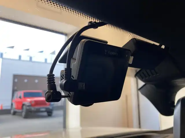 ＢＭＷ ５３０ｉ ツーリング Mスポーツ 熊本県 2022(令4)年 3.2万km アルピンホワイトⅢ ・スマートキー/・プッシュスタート/・ハイビームアシスト/・インテリジェントセーフティ/・PDC自動起動/・アクティブPDC緊急ブレーキ/・パーキングアシスト/・注意喚起アシスタント/・クルーズコントロール(追従式)/・黒革シート/・前席パワーシート/・全席シートヒーター/・純正メモリナビ/　【Bluetooth・USB・AppleCarPlay・AndroidAuto】/・フルセグTV/・バックカメラ/・ETC/・ドライブレコーダー(前後録画)/・ワイヤレス充電/・パワーバックドア/・LEDヘッドランプ/・純正マット