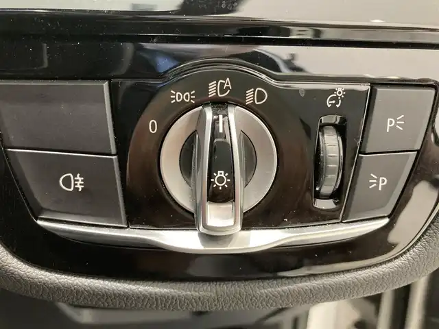 ＢＭＷ ５３０ｉ ツーリング Mスポーツ 熊本県 2022(令4)年 3.2万km アルピンホワイトⅢ ・スマートキー/・プッシュスタート/・ハイビームアシスト/・インテリジェントセーフティ/・PDC自動起動/・アクティブPDC緊急ブレーキ/・パーキングアシスト/・注意喚起アシスタント/・クルーズコントロール(追従式)/・黒革シート/・前席パワーシート/・全席シートヒーター/・純正メモリナビ/　【Bluetooth・USB・AppleCarPlay・AndroidAuto】/・フルセグTV/・バックカメラ/・ETC/・ドライブレコーダー(前後録画)/・ワイヤレス充電/・パワーバックドア/・LEDヘッドランプ/・純正マット