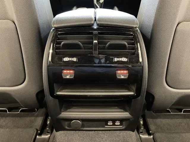 ＢＭＷ ５３０ｉ ツーリング Mスポーツ 熊本県 2022(令4)年 3.2万km アルピンホワイトⅢ ・スマートキー/・プッシュスタート/・ハイビームアシスト/・インテリジェントセーフティ/・PDC自動起動/・アクティブPDC緊急ブレーキ/・パーキングアシスト/・注意喚起アシスタント/・クルーズコントロール(追従式)/・黒革シート/・前席パワーシート/・全席シートヒーター/・純正メモリナビ/　【Bluetooth・USB・AppleCarPlay・AndroidAuto】/・フルセグTV/・バックカメラ/・ETC/・ドライブレコーダー(前後録画)/・ワイヤレス充電/・パワーバックドア/・LEDヘッドランプ/・純正マット