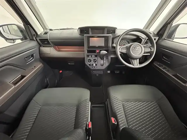 トヨタ ルーミー X S 道央・札幌 2019(平31)年 2.2万km ブライトシルバーM ・４ＷＤ/・寒冷地仕様/・ケンウッドナビ/・ドライブレコーダー/・衝突軽減ブレーキ/・横滑り防止機能/・クリアランスソナー/・ワンセグＴＶ＆ＦＭ＆ＡＭ/・アイドリングストップ/・オートライト/・オートハイビーム/・スマートキー＆プッシュスタート/・アルミホイール/・純正フロアマット/・スペアキー/・純正エンジンスターター/・片側パワースライドドア/・ドアバイザー/・エアコン/・ヘッドライトレベライザー