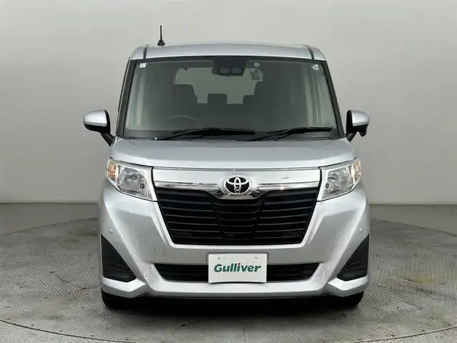 トヨタ ルーミー X S 道央・札幌 2019(平31)年 2.2万km ブライトシルバーM ・４ＷＤ/・寒冷地仕様/・ケンウッドナビ/・ドライブレコーダー/・衝突軽減ブレーキ/・横滑り防止機能/・クリアランスソナー/・ワンセグＴＶ＆ＦＭ＆ＡＭ/・アイドリングストップ/・オートライト/・オートハイビーム/・スマートキー＆プッシュスタート/・アルミホイール/・純正フロアマット/・スペアキー/・純正エンジンスターター/・片側パワースライドドア/・ドアバイザー/・エアコン/・ヘッドライトレベライザー