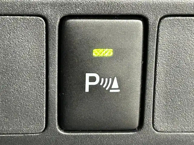 トヨタ ルーミー X S 道央・札幌 2019(平31)年 2.2万km ブライトシルバーM ・４ＷＤ/・寒冷地仕様/・ケンウッドナビ/・ドライブレコーダー/・衝突軽減ブレーキ/・横滑り防止機能/・クリアランスソナー/・ワンセグＴＶ＆ＦＭ＆ＡＭ/・アイドリングストップ/・オートライト/・オートハイビーム/・スマートキー＆プッシュスタート/・アルミホイール/・純正フロアマット/・スペアキー/・純正エンジンスターター/・片側パワースライドドア/・ドアバイザー/・エアコン/・ヘッドライトレベライザー