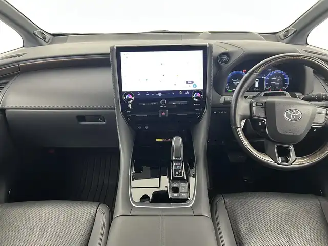 トヨタ アルファードハイブリット エグゼクティブ ラウンジ 千葉県 2023(令5)年 2.2万km プラチナホワイトパールマイカ 禁煙車/ワンオーナー/トヨタセーフティセンス/・プリクラッシュセーフティ/・プリクラッシュセーフティブレーキ/・クリアランスソナー/・レーンディパーチャーアラート/・ブラインドスポットモニター/・ヘッドアップディスプレイ/・レーダークルーズコントロール/・パーキングアシスト/左右独立ツインガラスルーフ/純正１３型フリップダウンモニター/JBLプレミアムサウンド/両側パワースライドドア/パワーバックドア/純正14インチディスプレイオーディオ（ナビ付き）/・USB/Bluetooth/フルセグTV/・全方位カメラ/・ビルトインETC2.0/・デジタルインナーミラー/革巻きステアリング/・ステアリングスイッチ/・ステアリングヒーター/・パドルシフト/レザーシート/・DNセカンドパワーシート/・D席メモリ付き/・DNセカンドシートヒーター/・DNセカンドエアーシート/置くだけ充電/AC100電源/純正フロアマット/純正１９インチAW/オートライト/・オートマチックハイビーム/・三眼LEDヘッドライト/・LEDフォグランプ